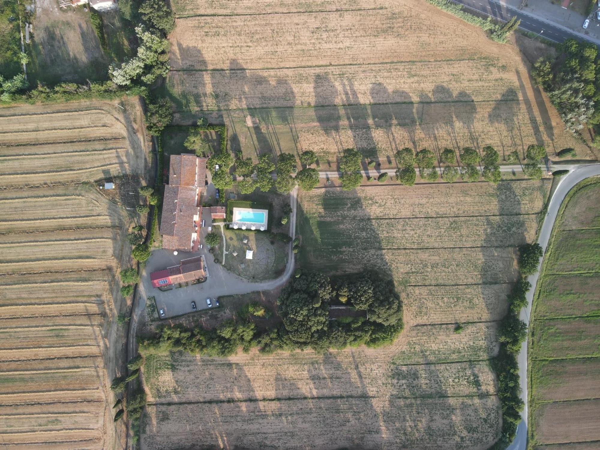 La Vecchia Cantina Guzzardi Lari Exterior foto